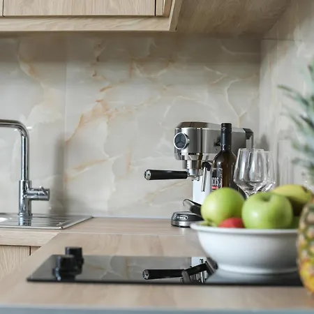 Corfu & アパートホテル 3*