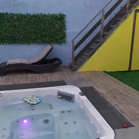 Corfu & アパートホテル ベニテス