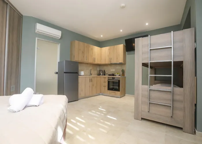 Aparthotel Corfu & 3*